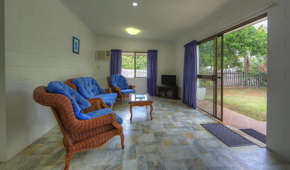 Sunlover Lodge Kinka Beach Motel
