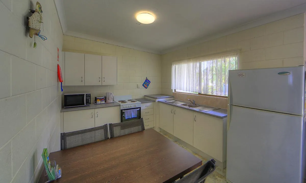 Sunlover Lodge Kinka Beach Australia