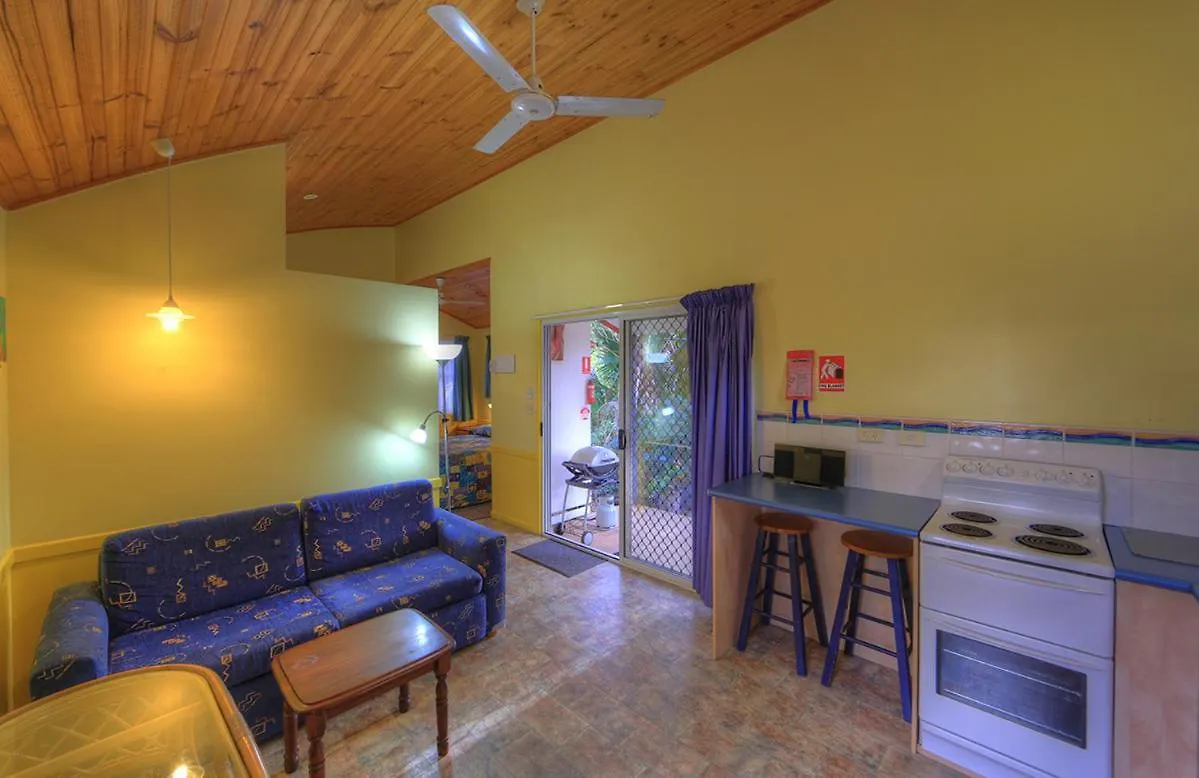 Sunlover Lodge Kinka Beach Motel