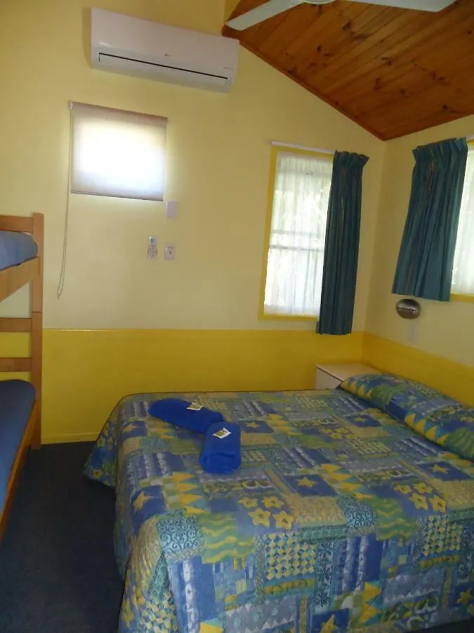 Sunlover Lodge Kinka Beach Motel