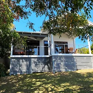  Holiday home 18 Seaview Street Australia